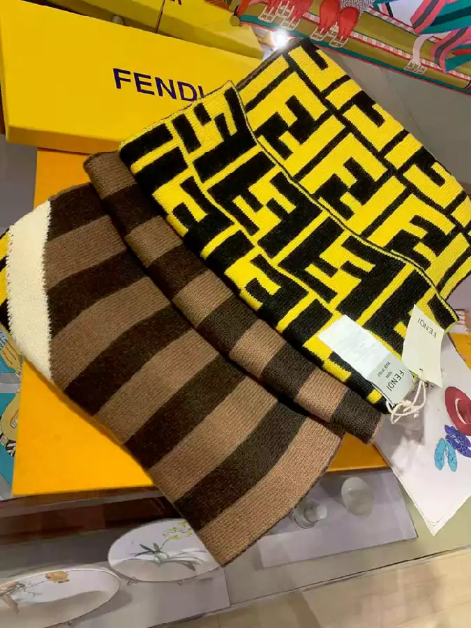 スカーフ ff英字マーク fendi